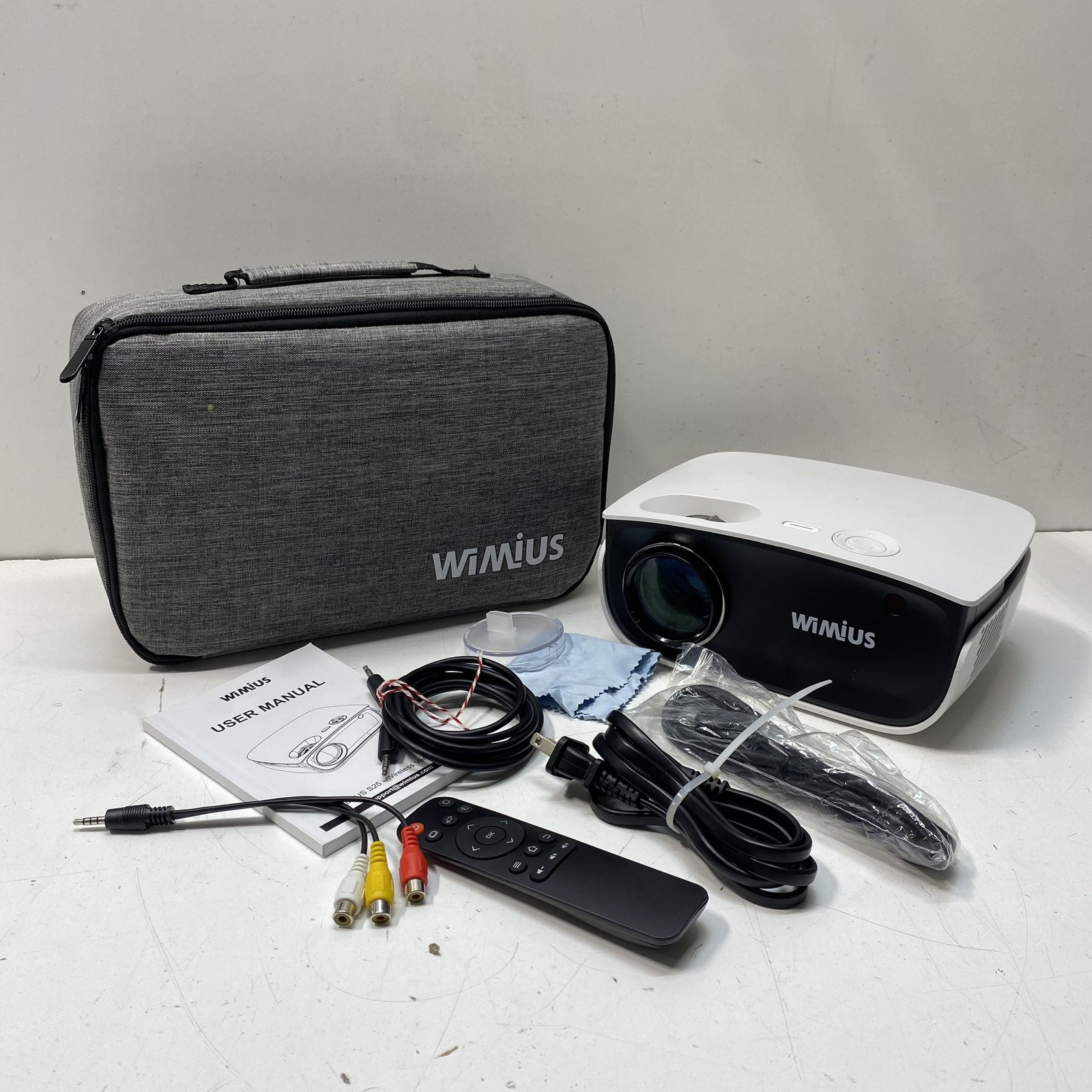 WiMiUS S25 Wireless Mini Projector RD-850 Case Remote Cables Tested As-Is