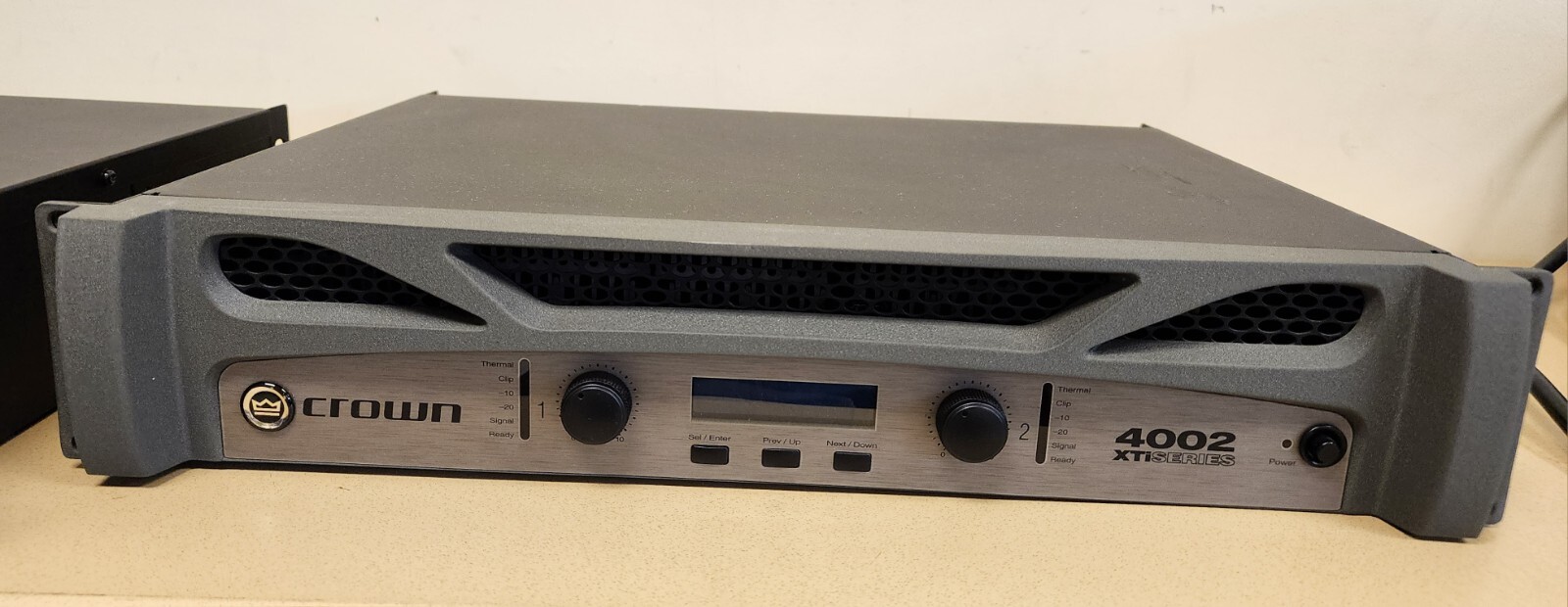 crown xti 4002 professional power amplifier