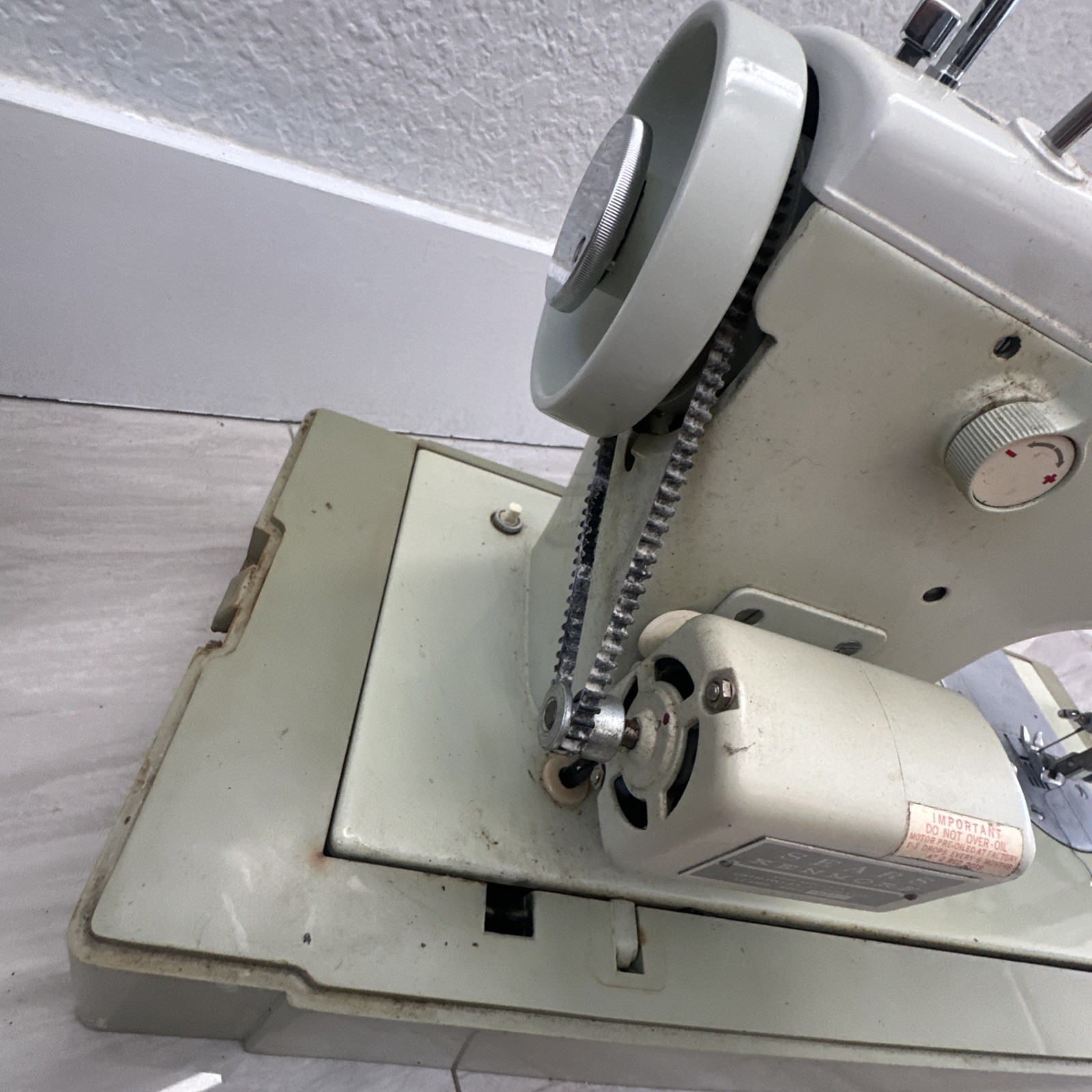Sears Kenmore Sewing Machine Model 158 W/Pedal & Case (For Parts Or Not Working)