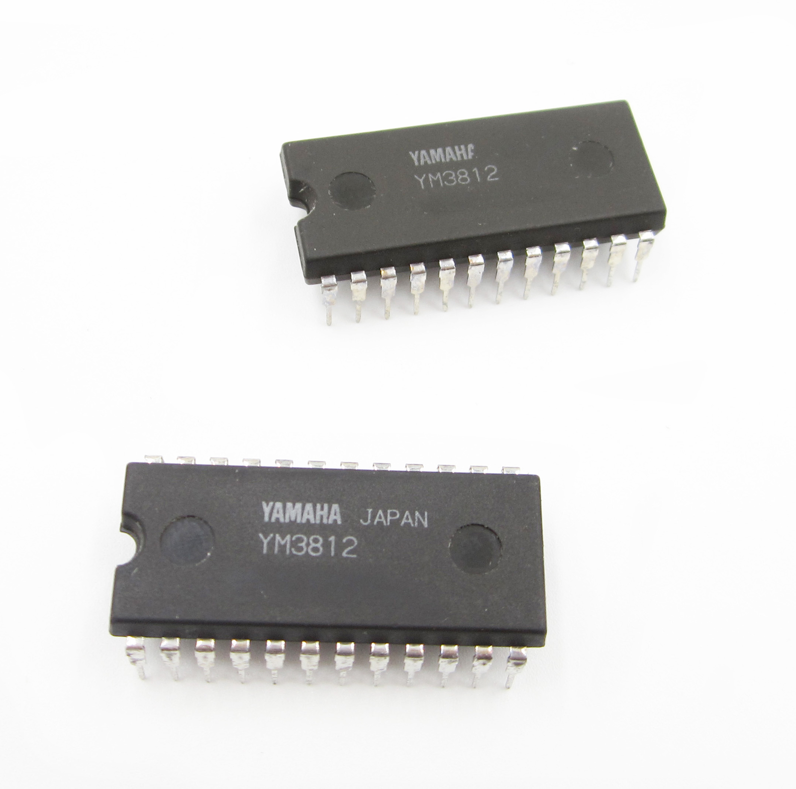 1/5PCS YM3812 DIP-24 FM OPERATOR TYPE integrated circuit