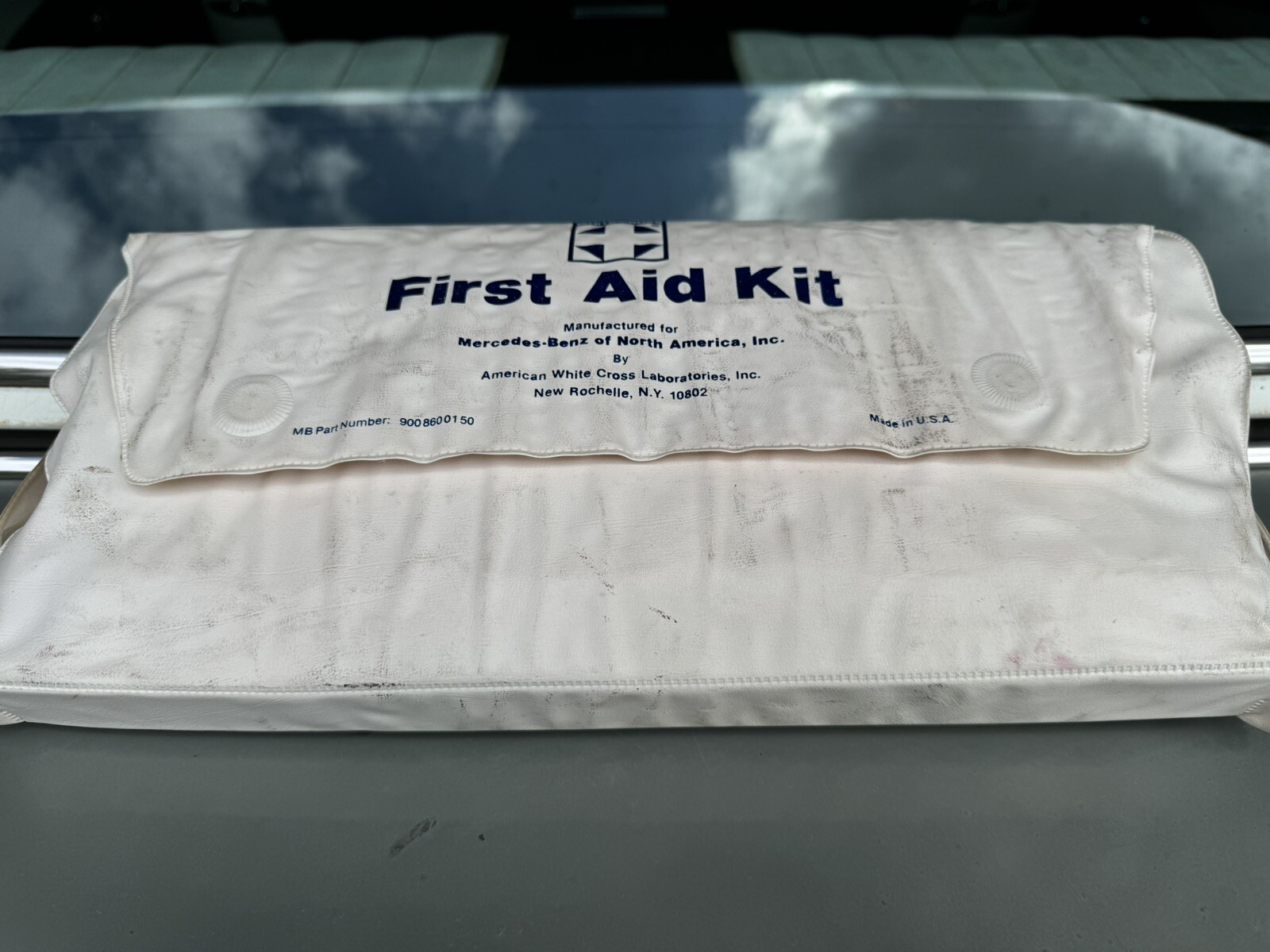 Mercedes Benz First Aid KIt White Cross MB 9008600150