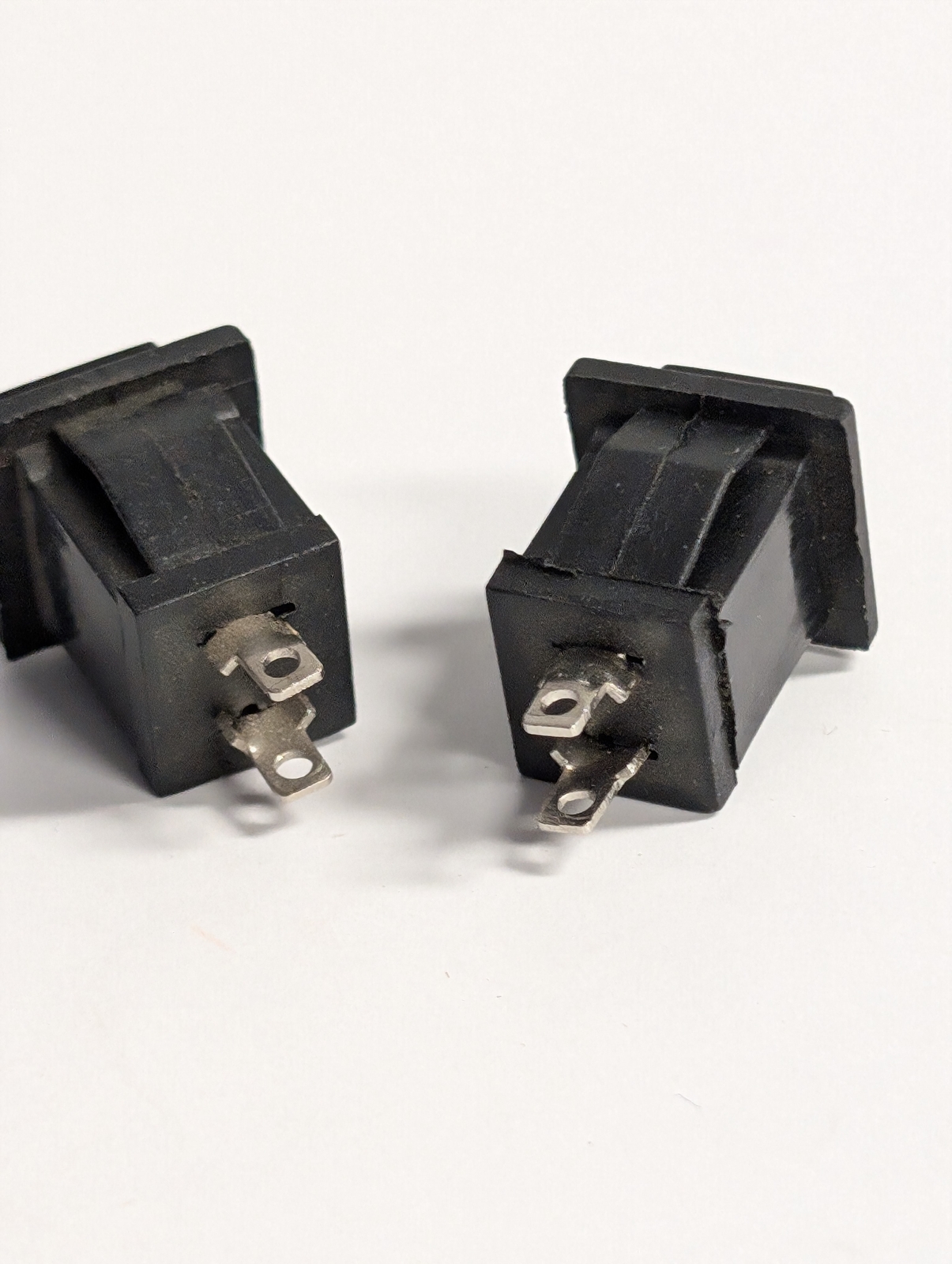 SPST MOMENTARY-ON NORMALLY OPEN PUSH BUTTON SWITCH (2 PACK)