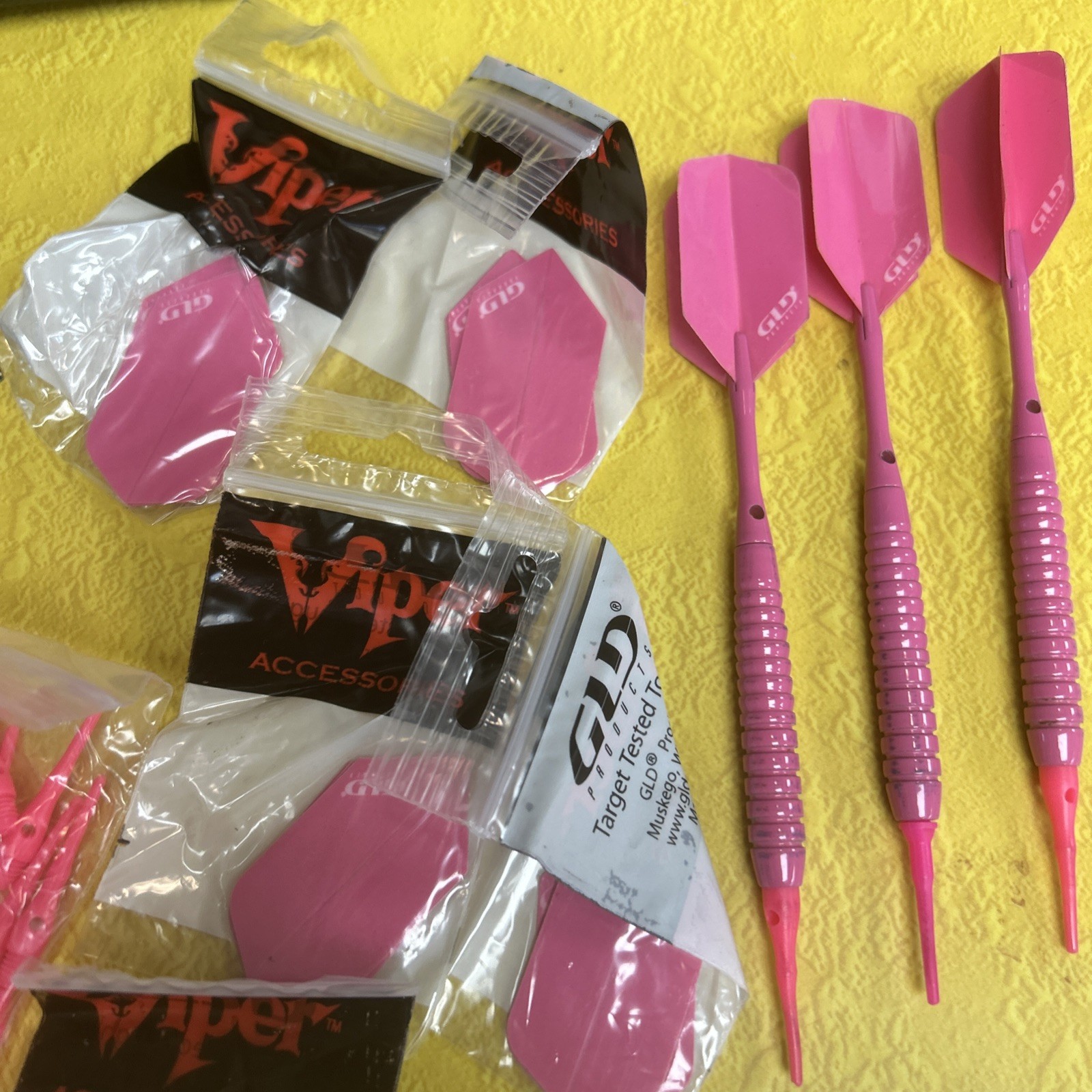 GLD Viper Pink Darts Set With Accessories