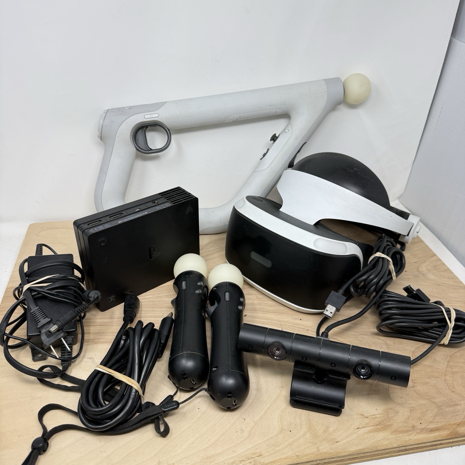 Sony PlayStation 4 PS4 PS VR Headset Bundle Tested With Gun/Controllers READ!