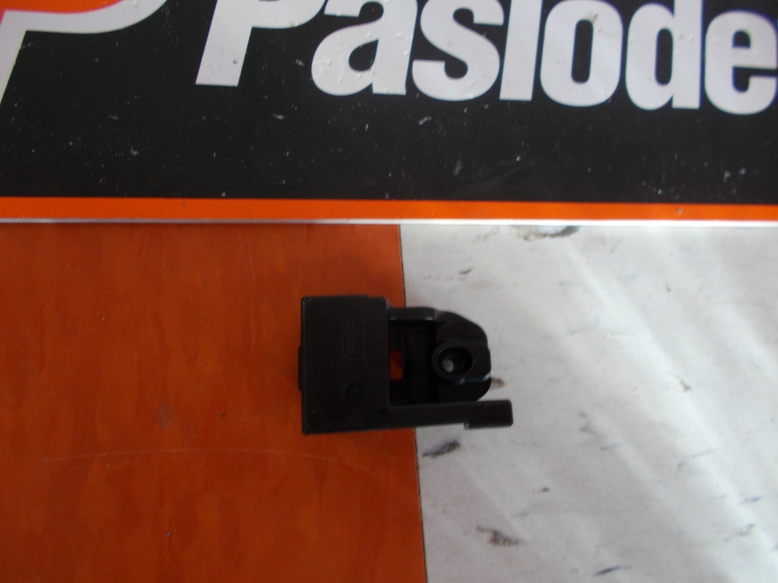 Paslode Part # 906333 INTERNAL GUIDE (XP)