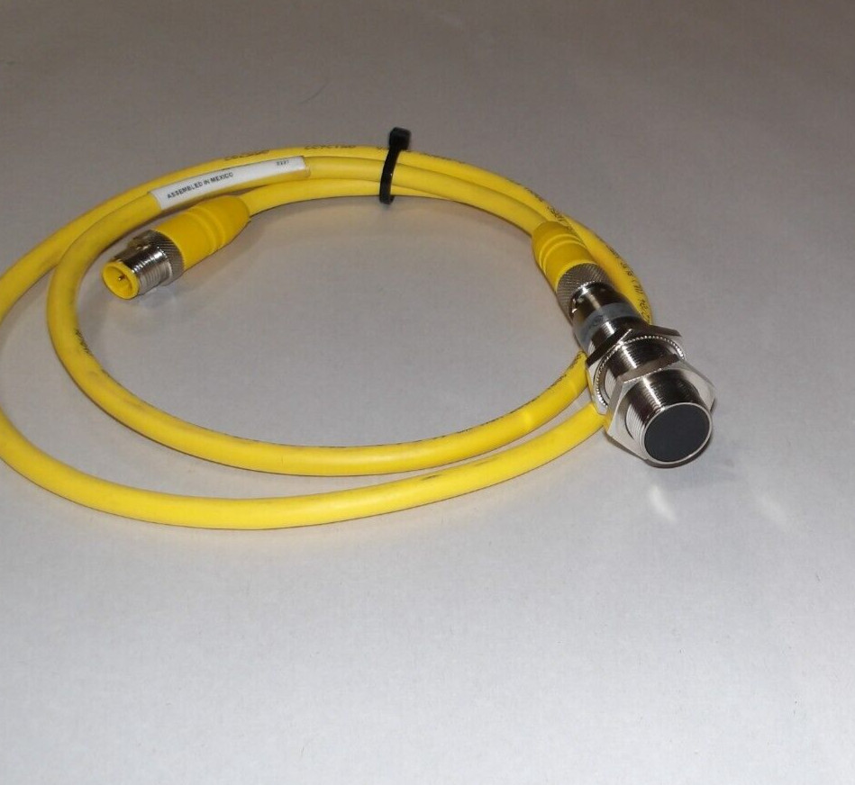 872C-M8BP18-D4 Series E Allen Bradley Inductive Proximity Sensor 872CM8BP18D4