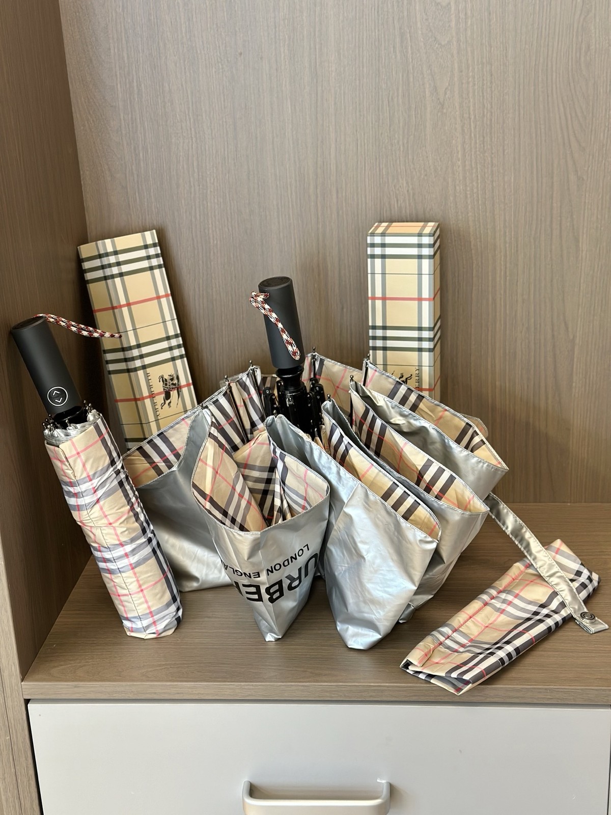 Vintage Folding Umbrella Nova Check Beige Storage Bag