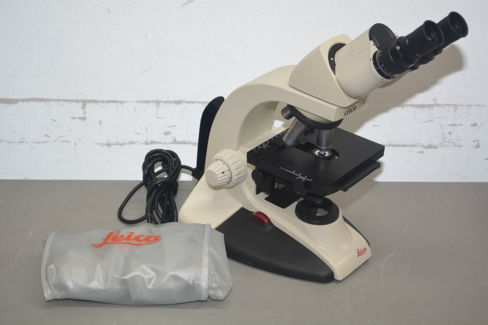 ^ Leica DME Upright Compound  Microscope w/ 4x 10x 40x 100x Objectives #X1104