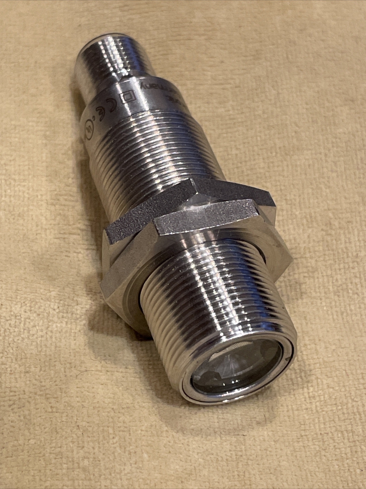 IFM OGE200 OGE-DPKG/US100 Through Beam Sensor, PNP, 20M Range (new - open box)