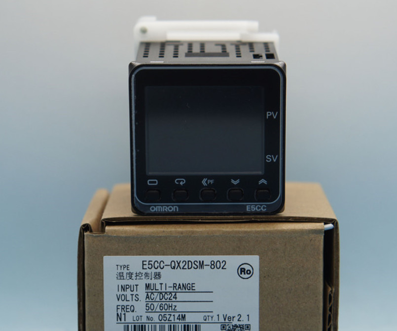 Omron E5CC-QX2DSM-802 Temperature Controller New  One E5CCQX2DSM802