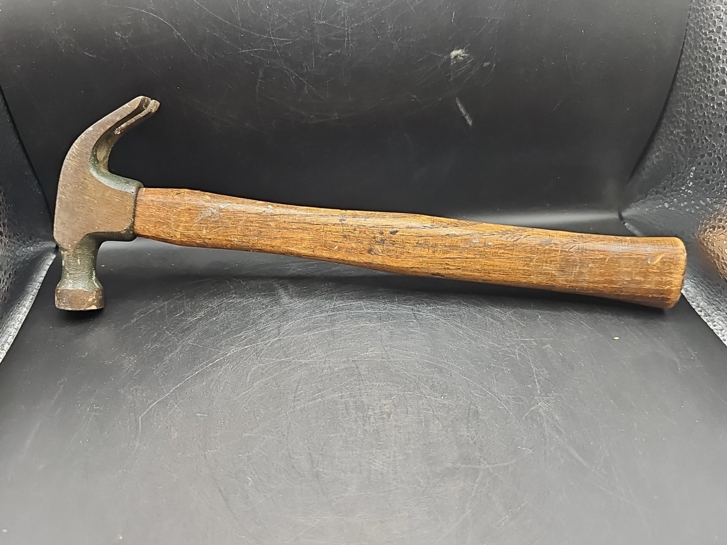 Vintage 7oz Small Curved Claw Hammer,  Unbranded- good condition