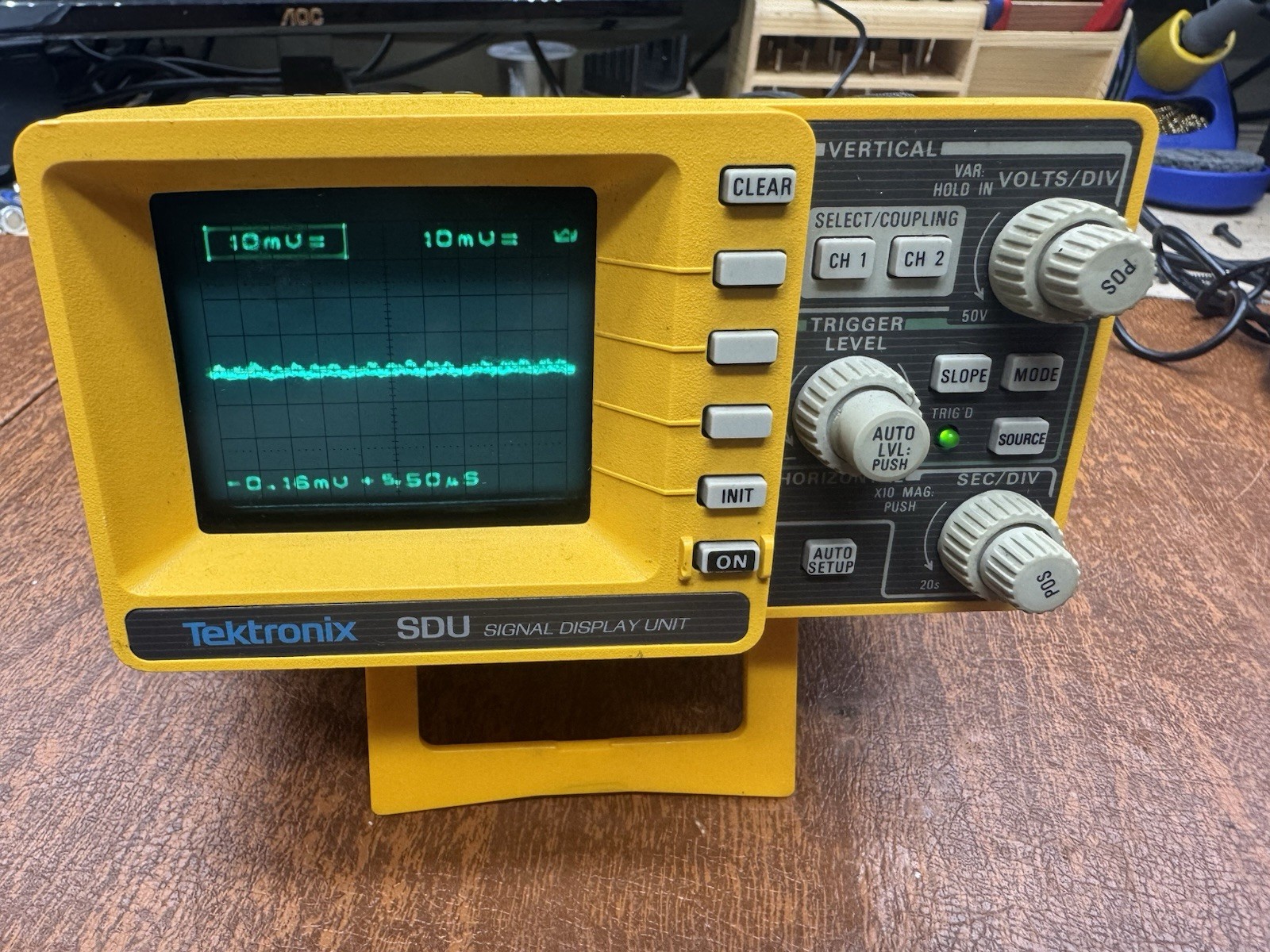 Tektronix 222 SDU portable 10MHZ - Yellow
