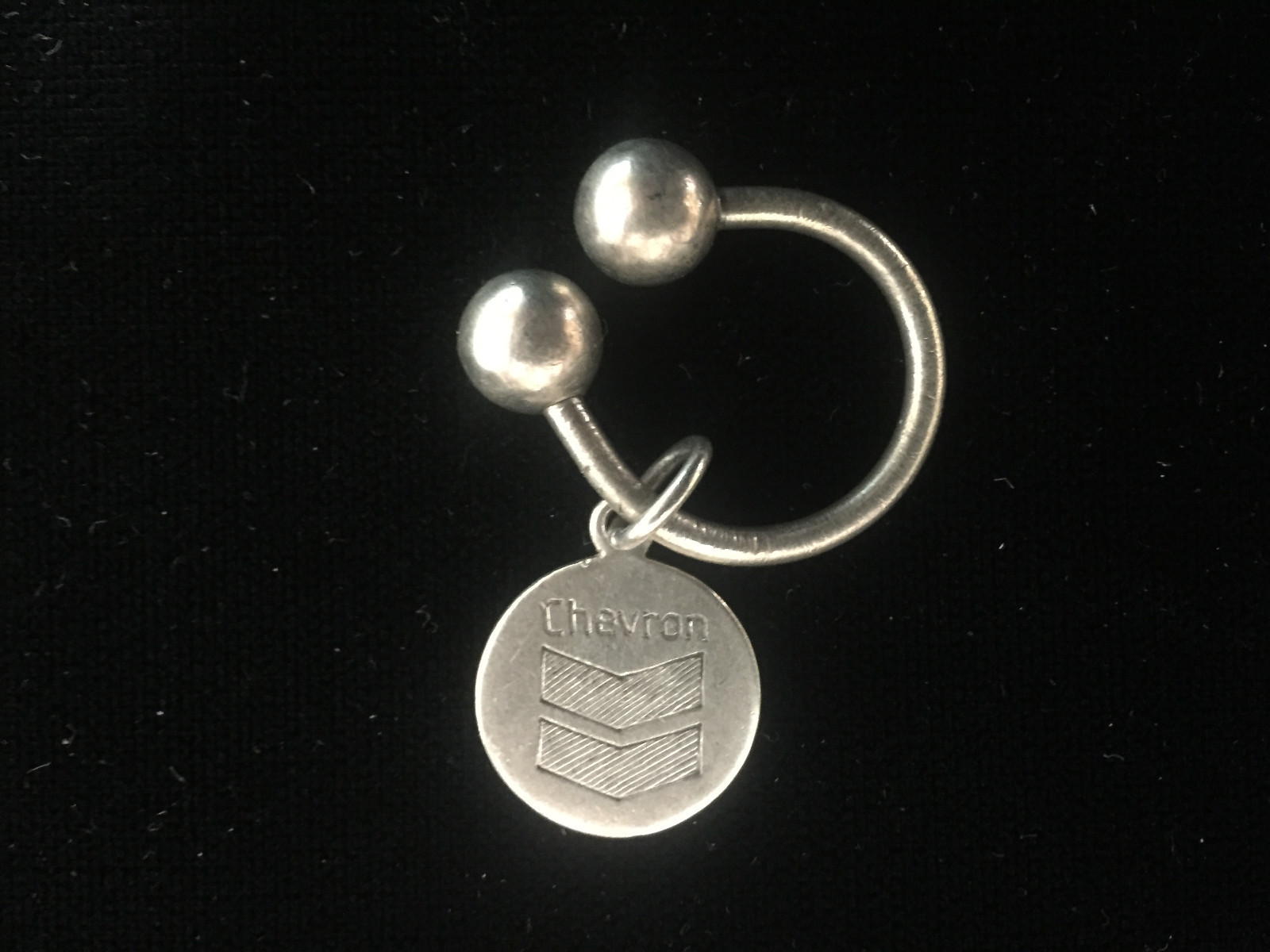 TIFFANY & CO. STERLING SILVER CHEVRON KEY RING 9.7g