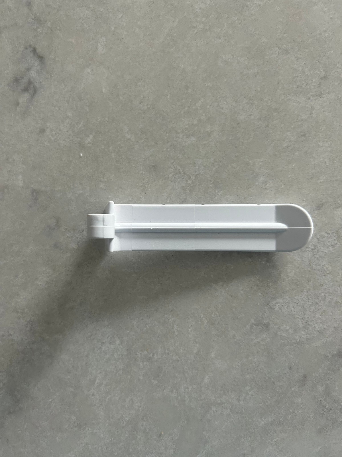 30 - 3" WHITE PLASTIC DISPLAY HOOKS FOR CORRUGATED DISPLAY