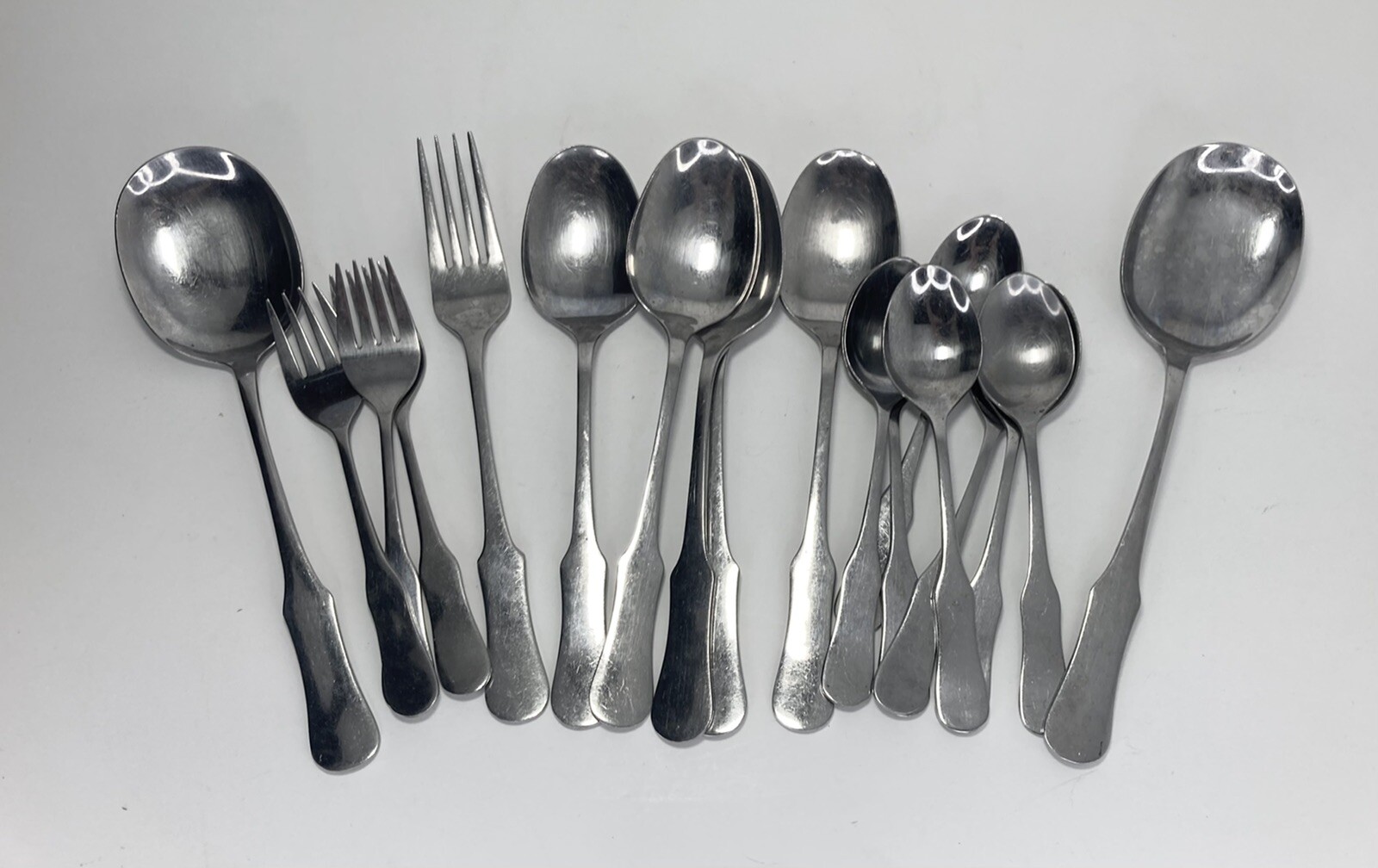 AMEFA AFS43, 18-Piece Satin Stainless Flatware Set, Rounded End Holland