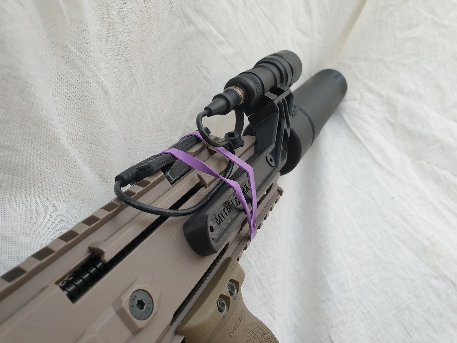 Airsoft GHK G5 flashlight mount
