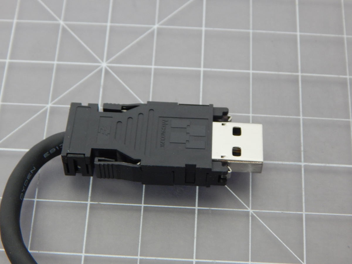 YASKAWA W6002-A5 MECHATROLINK SERVO COMMUNICATION CABLE M2716