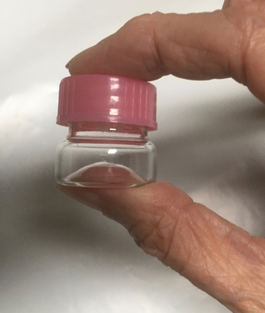 5 PINK CAP SHALLOW GLASS  BOTTLES Tub Clear 1x1 inch TINY Cute Little