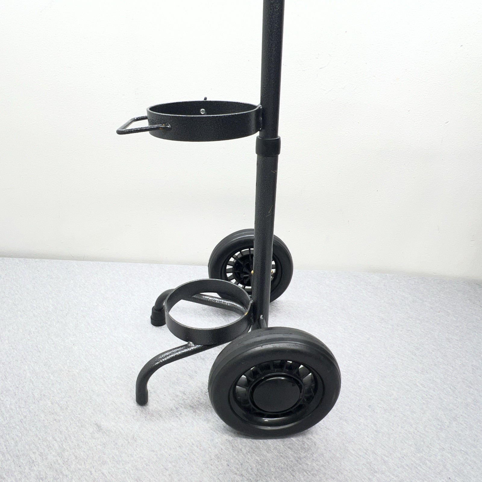 Medline Oxygen Rolling Cart for D and E Oxygen TanksnCylindersb B