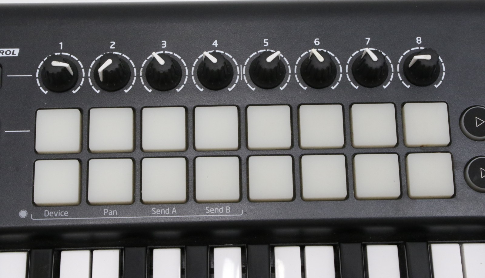 Novation Launchkey 25 Mk2 Midi Keyboard Controller *READ*