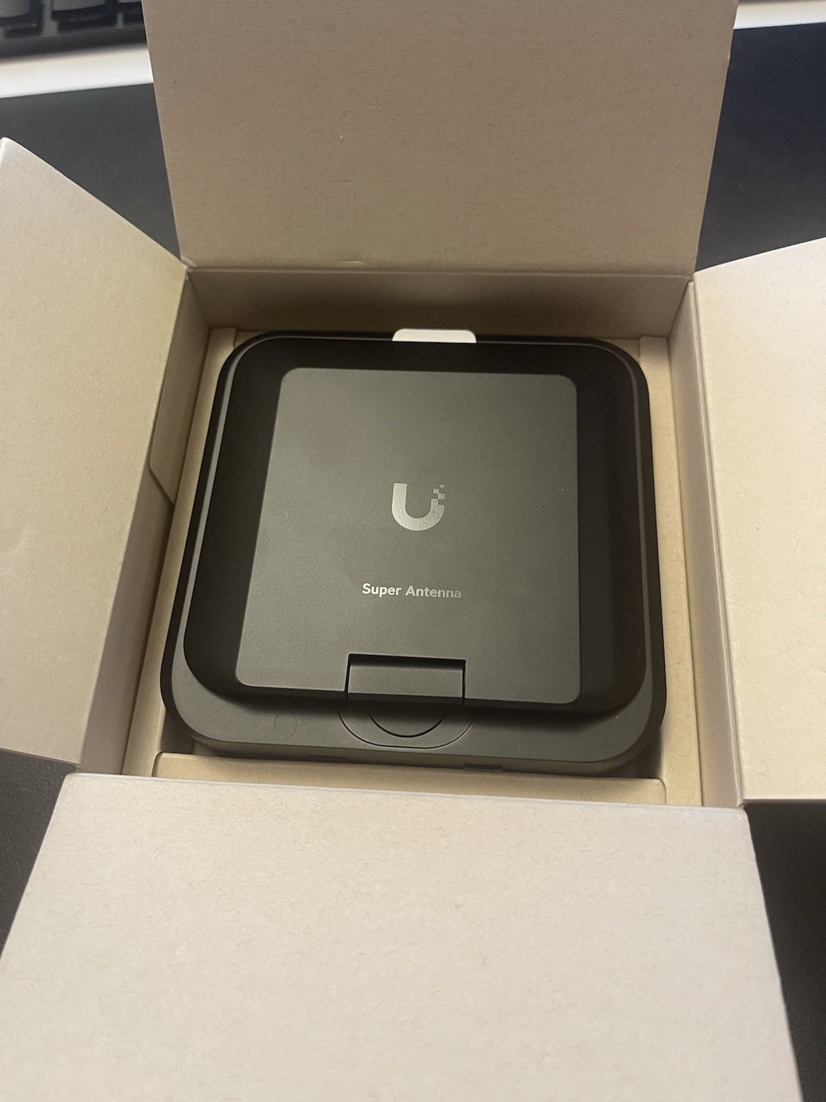 Ubiquiti AirWire  Super Antenna Wireless Access Point USB-C Black