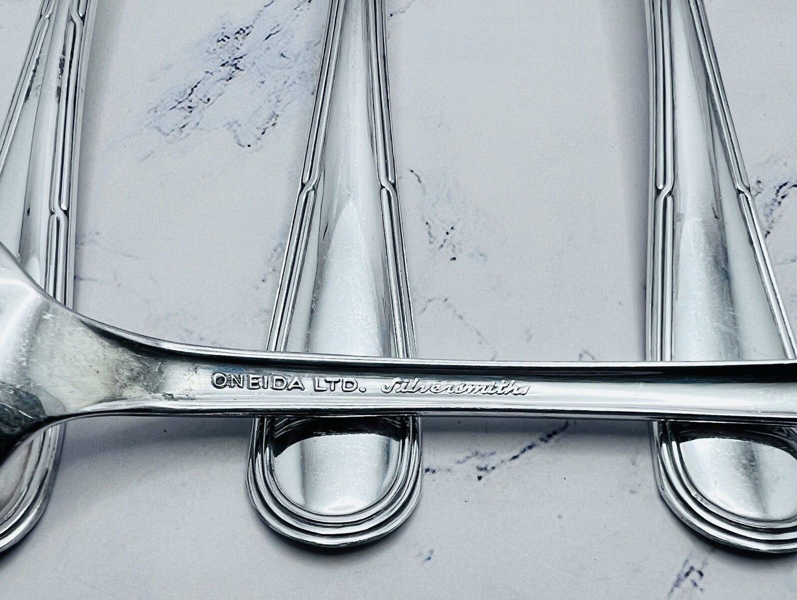 Oneida Ltd Silversmiths Becket silver-plated flatware 4 Ice Tea Spoons Flatware