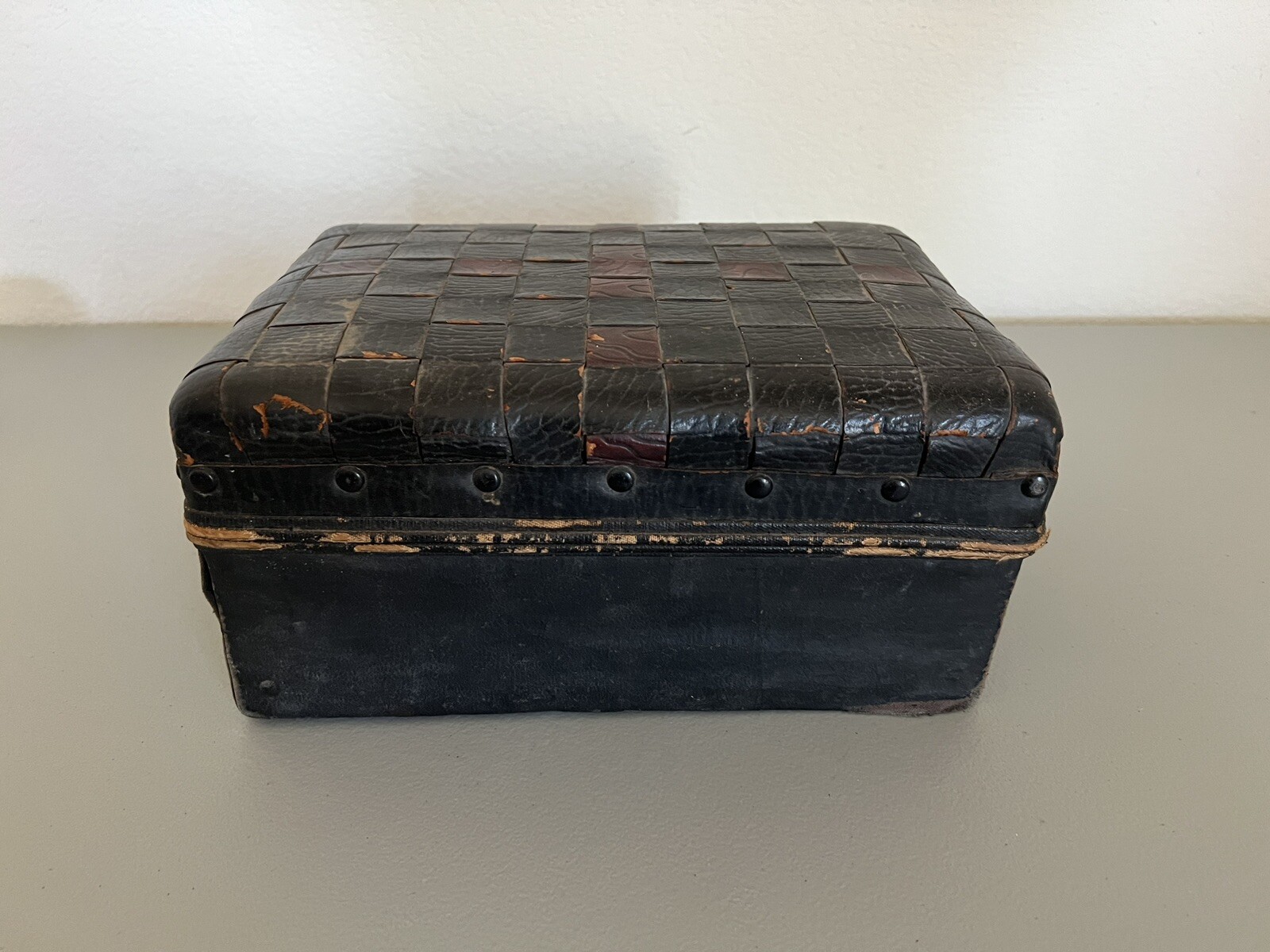 Antique Primitive WOOD LEATHER FOOTSTOOL STOOL STEP FOOT REST FURNITURE Old Vint