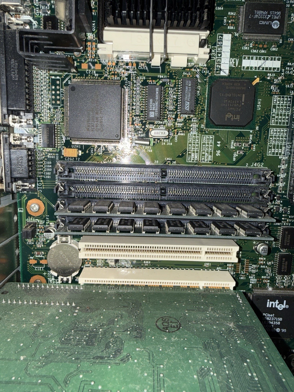 VTG TriGem Intel Pentium Desktop Computer Tower Socket 7 ISA /PCI-16x CdROM