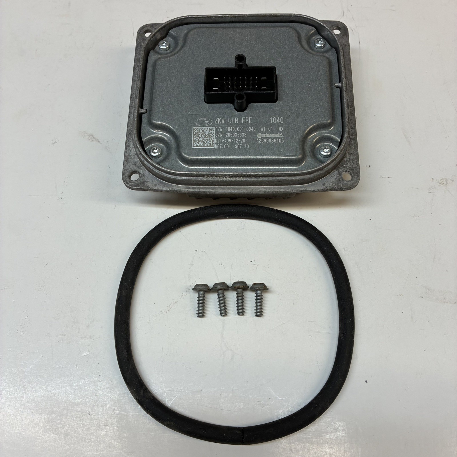 freightliner Cascadia LED Headlight Control Module - P/N 1040.001.0940