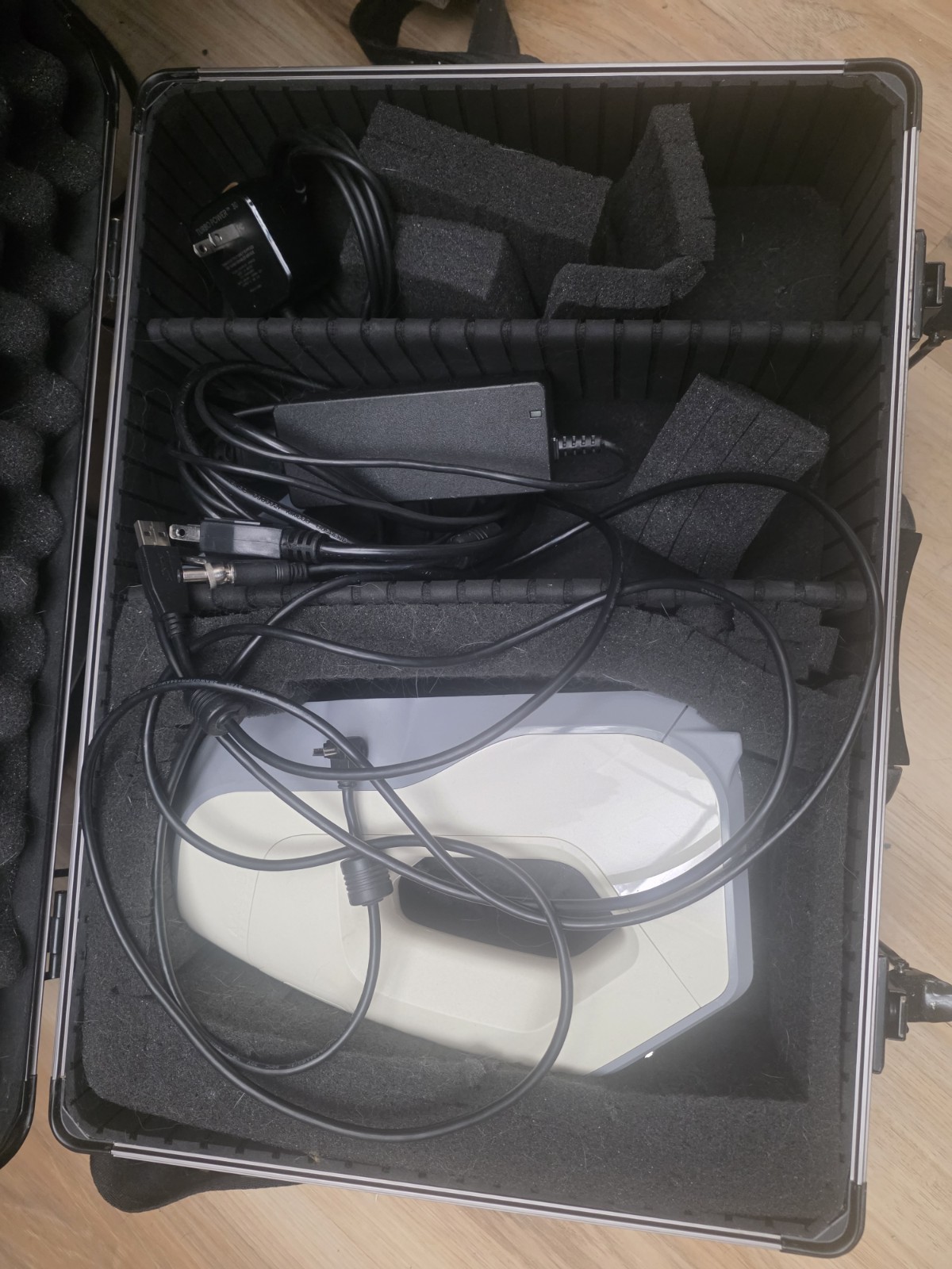 Artec EVA 3D Scanner Full Color + Artec Studio 13 PERPETUAL + MSI Laptop + Case