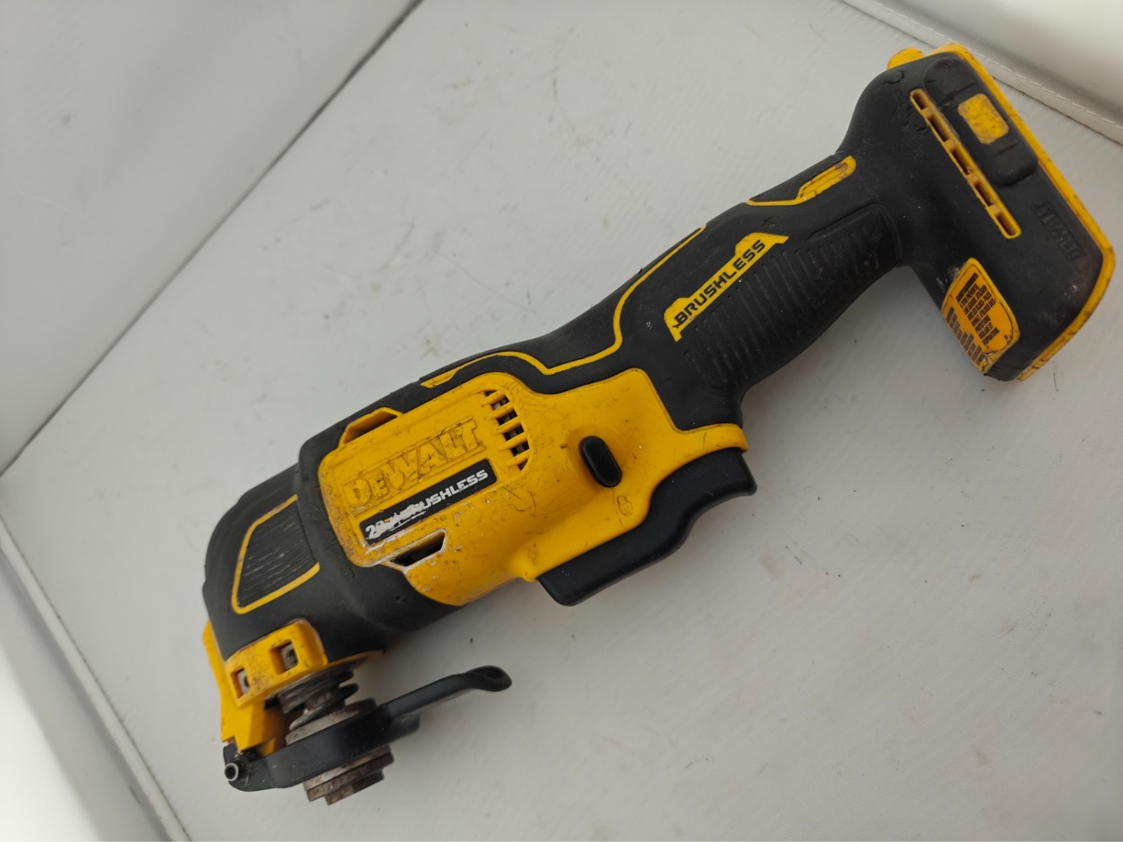 Dewalt DCS354B 20V MAX Cordless Oscillating Multi-Tool (Tool Only)