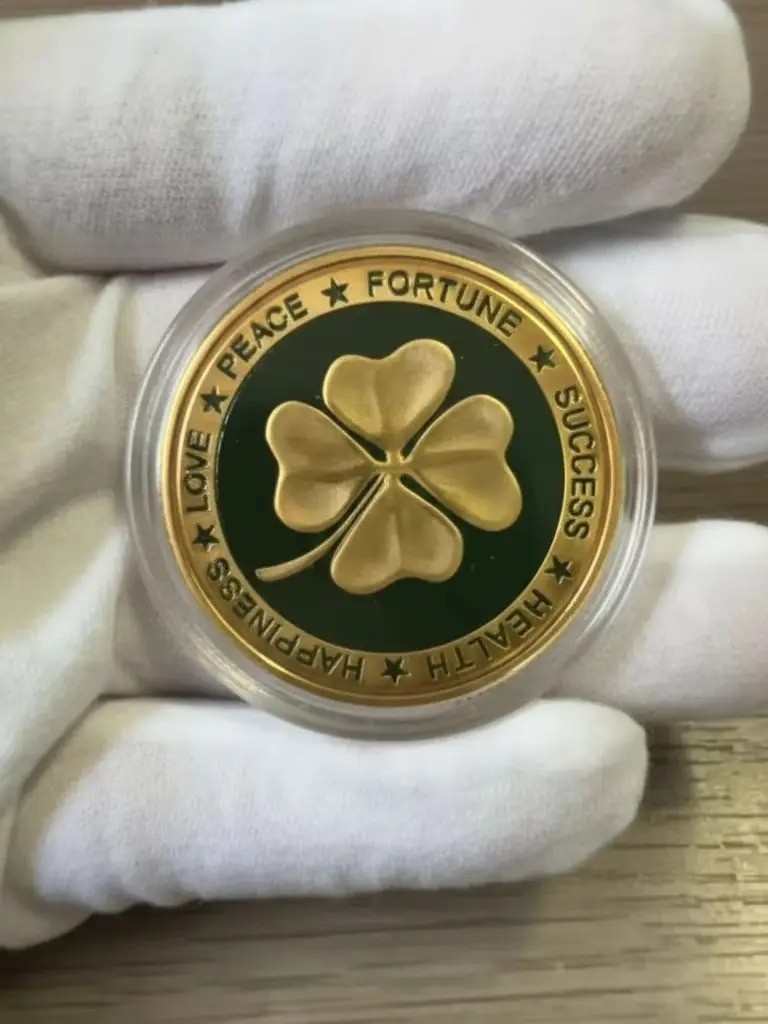Four Leaf Clover Commemorative Coin 4cm Metal Souvenir w/ Case