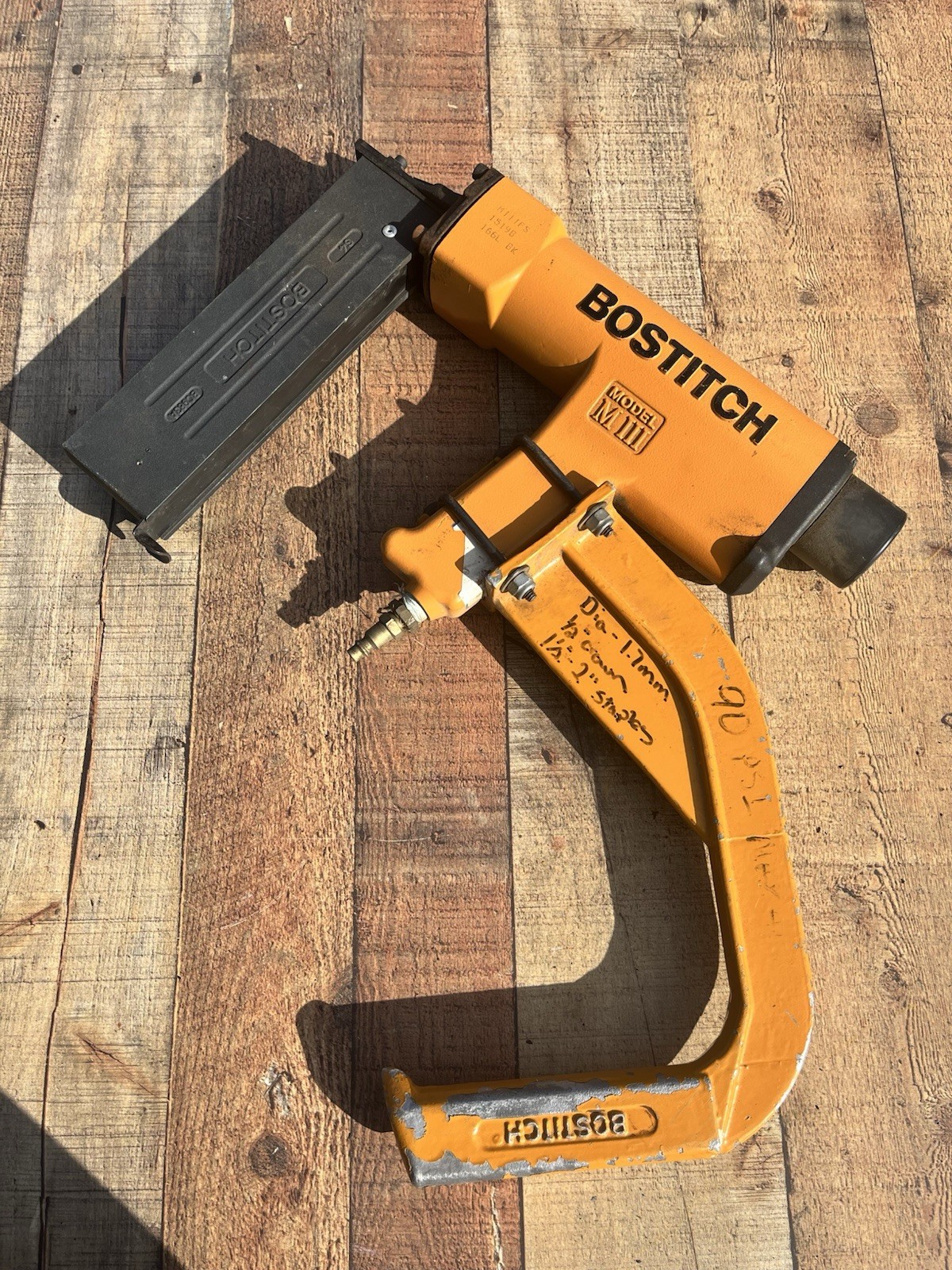 Bostitch MIII M3 Pneumatic Hardwood Floor Nailer Stapler Missing Base