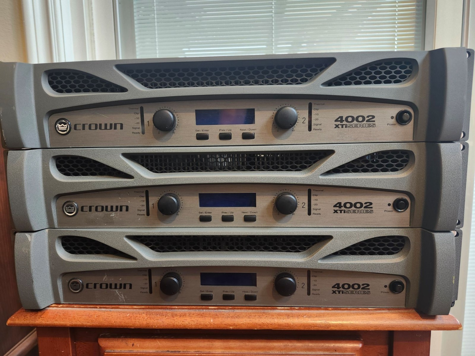 Crown XTi 4002 DSP Amplifier 3200 Watts