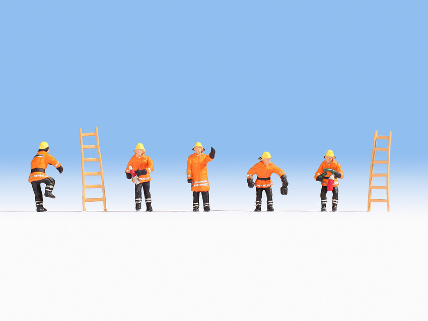 HO Noch Figures 15022 Five Firemen / Firefighters with Ladders ( Orange Coats )