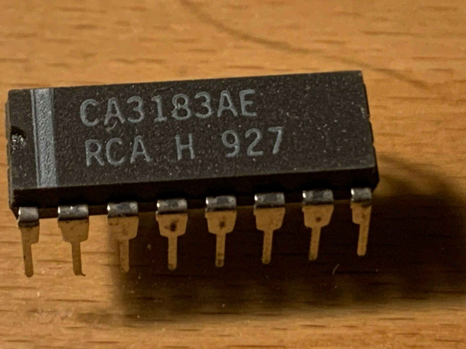 RCA IC - CA3183AE , Bipolar Junction Transistor, Array, Independent, DIP-16.