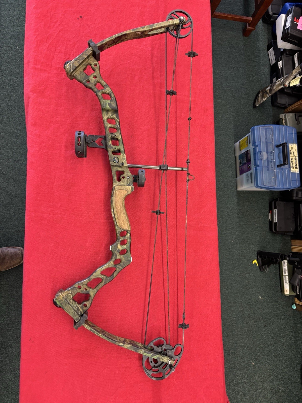 2005 Bowtech Extreme VFT| 25-30 DL| Cracked Bottom Limb
