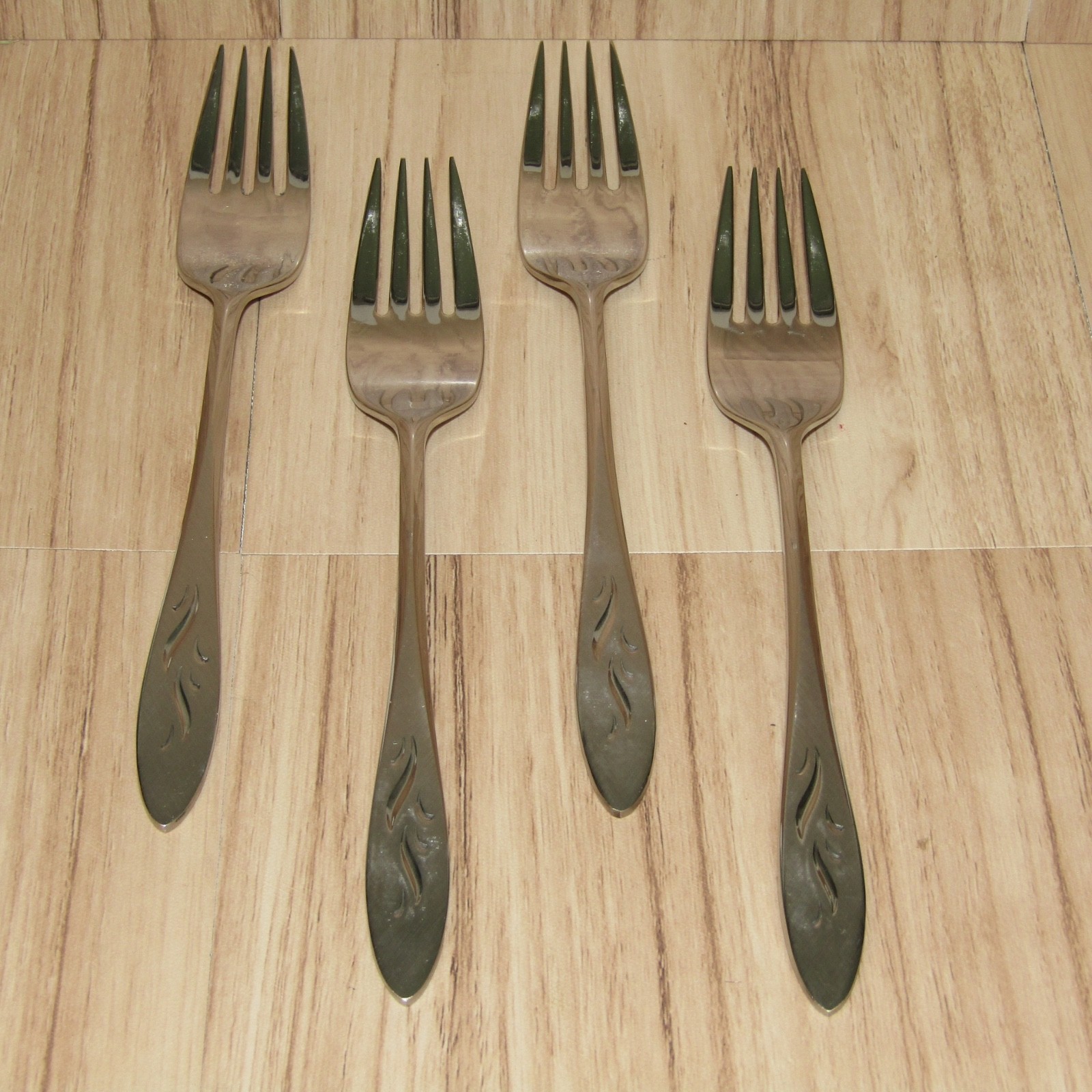 Oneidacraft Deluxe Stainless Ember Glow Set of (4) Dinner Forks 7.25" Flatware