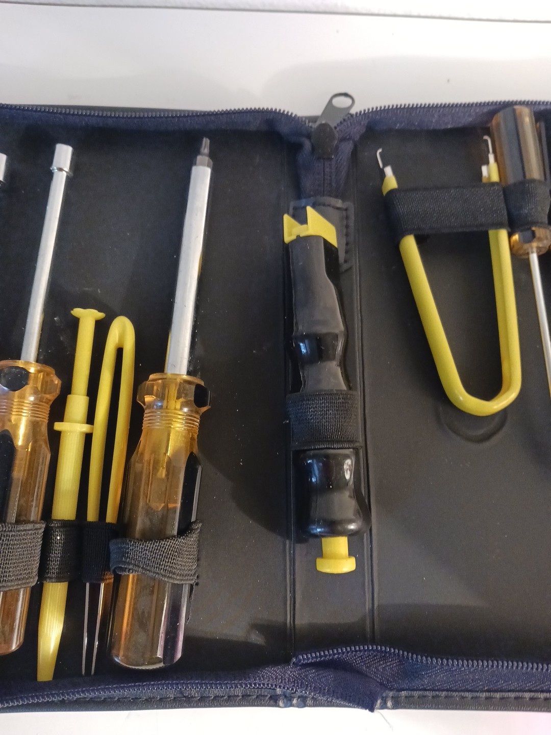 RadioShack Deluxe Computer Toolkit W/Zipper Case