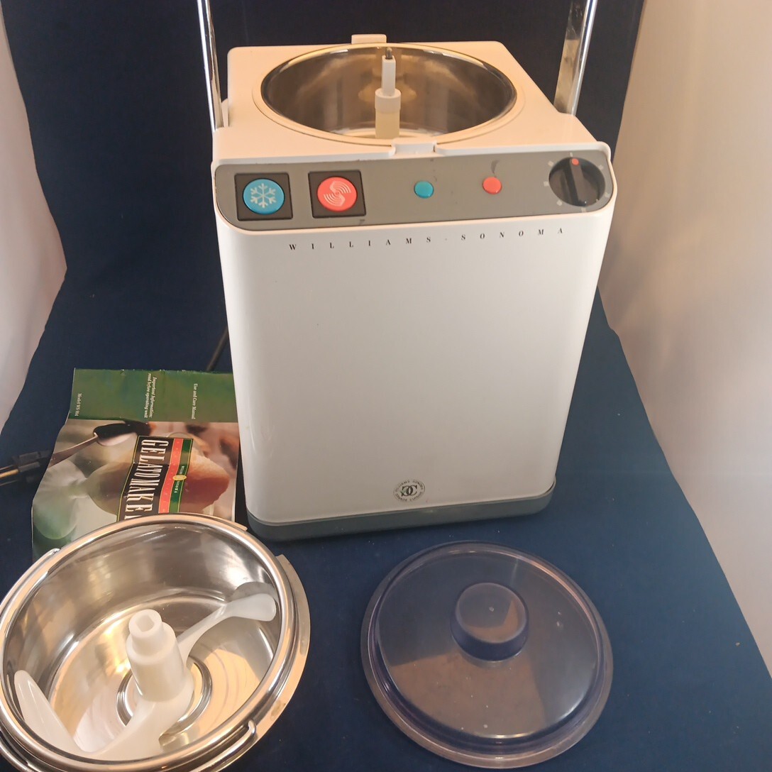 WILLIAM SONOMA PROFESSIONAL GELATO  ICE CREAM MAKER SORBET MACHINE Working