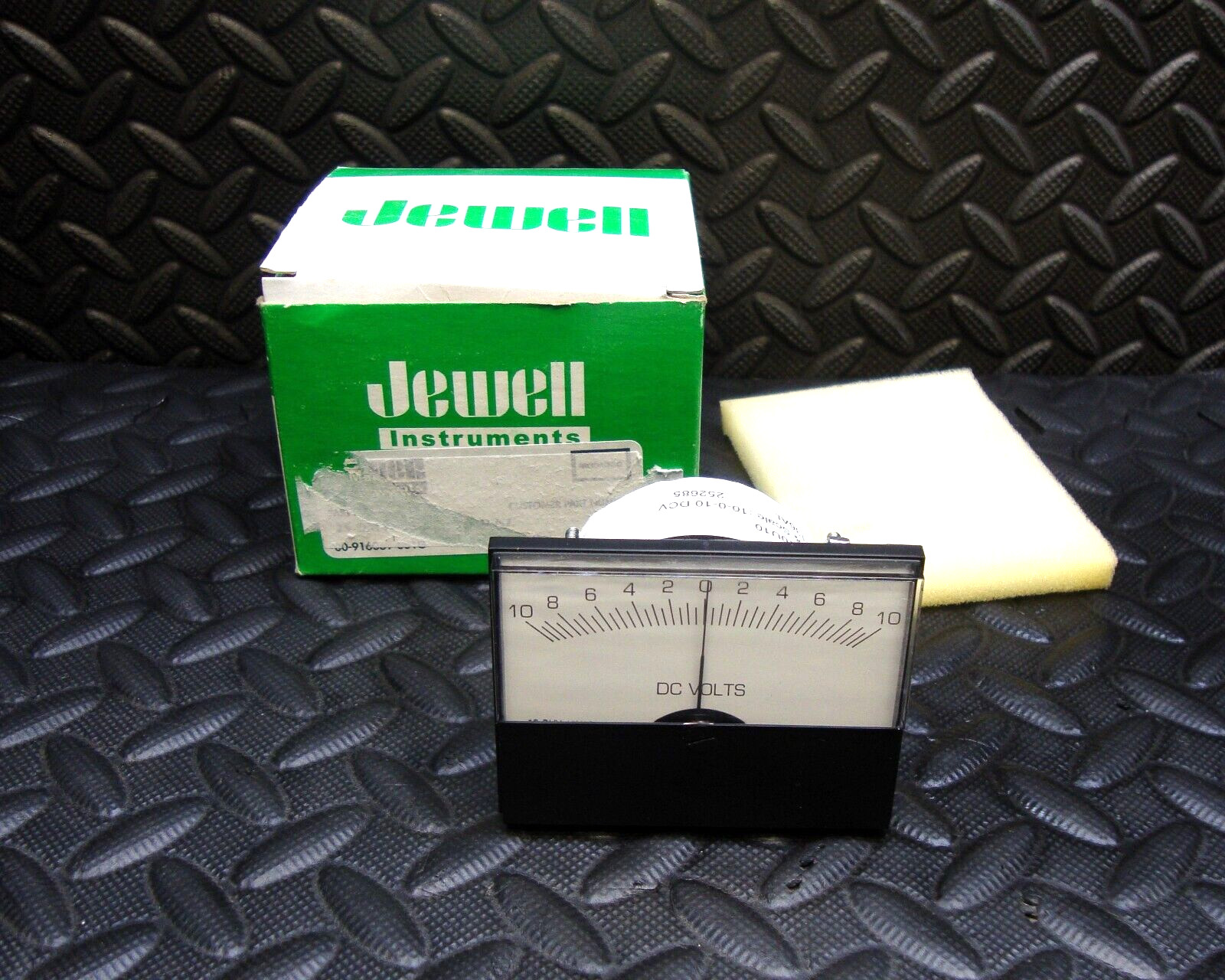 NEW Jewell 2S-DVV-10U10 Analog Panel Meter 10 DC Volts 10-0-10 Range Modutec