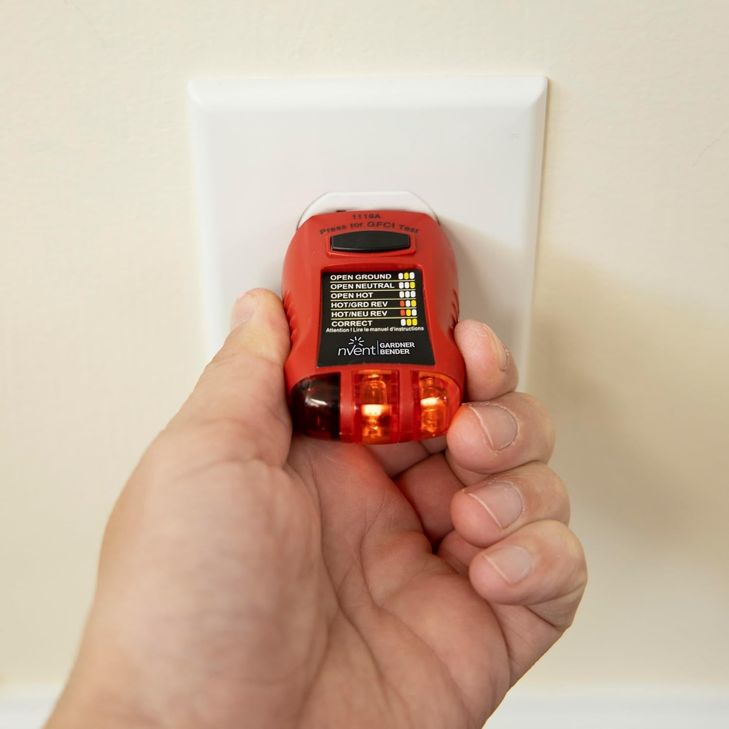 Compact 110-125V AC Circuit Analyzer & GFCI Tester with LED Status Indicators