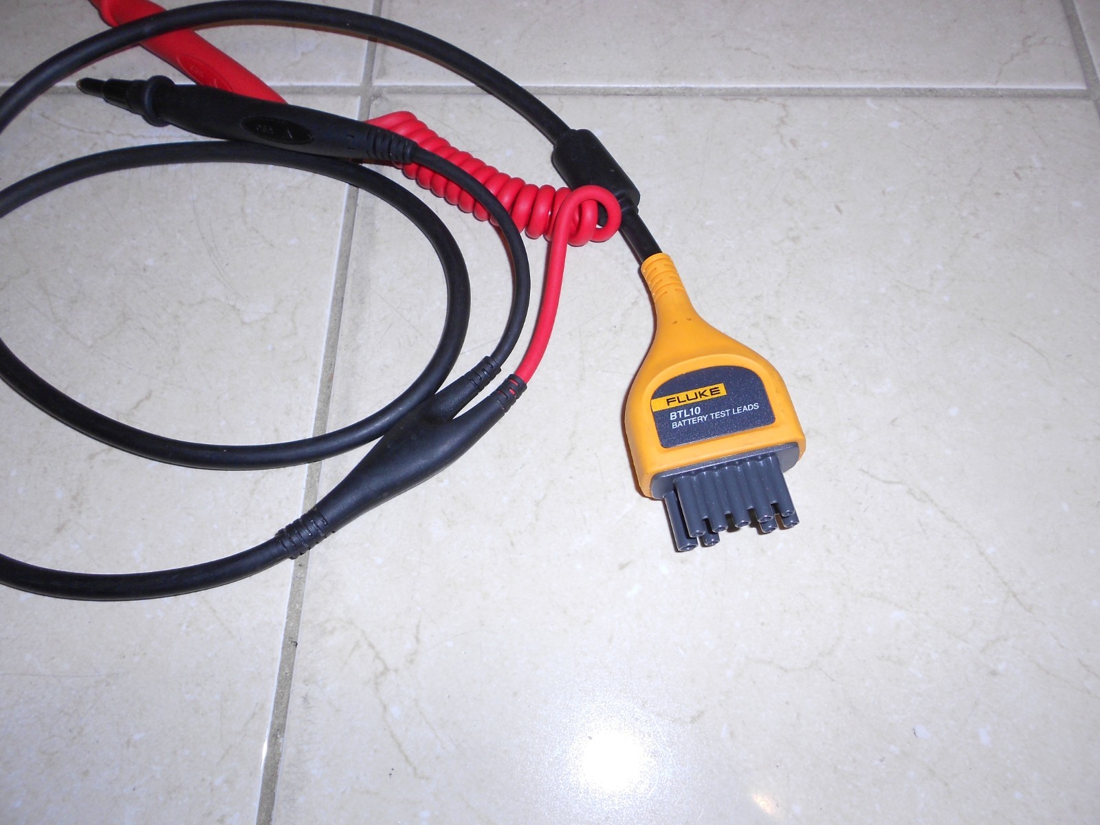 FLUKE BTL10 BATTERY TEST LEADS PROBES