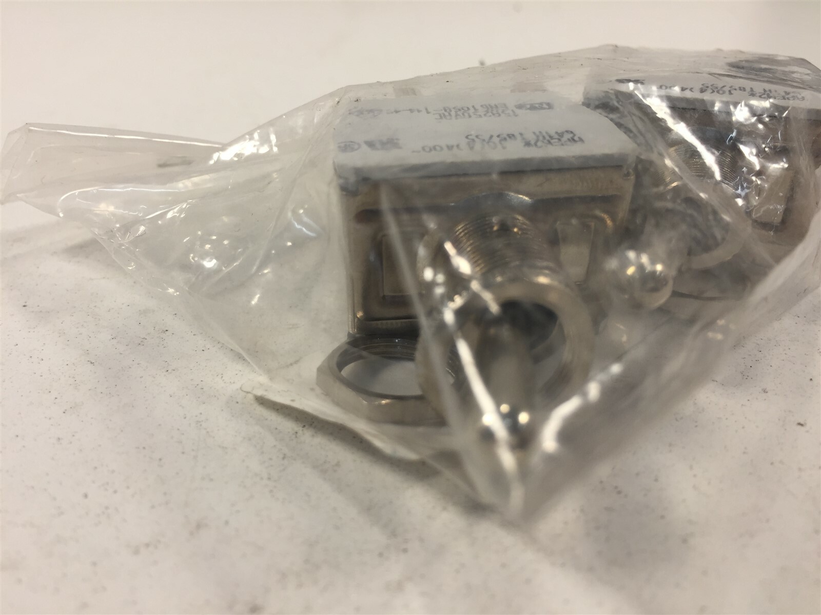 (1) NTE 54-367 Toggle Switch DPST Bat Handle