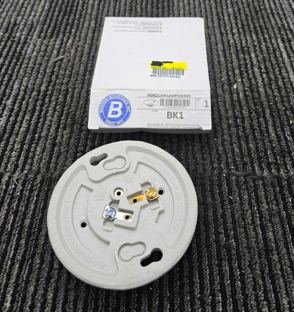 (QTY 14) Bergen BK1 Keyless Porcelain Lamp Holder Medium Base Fits 4 inch