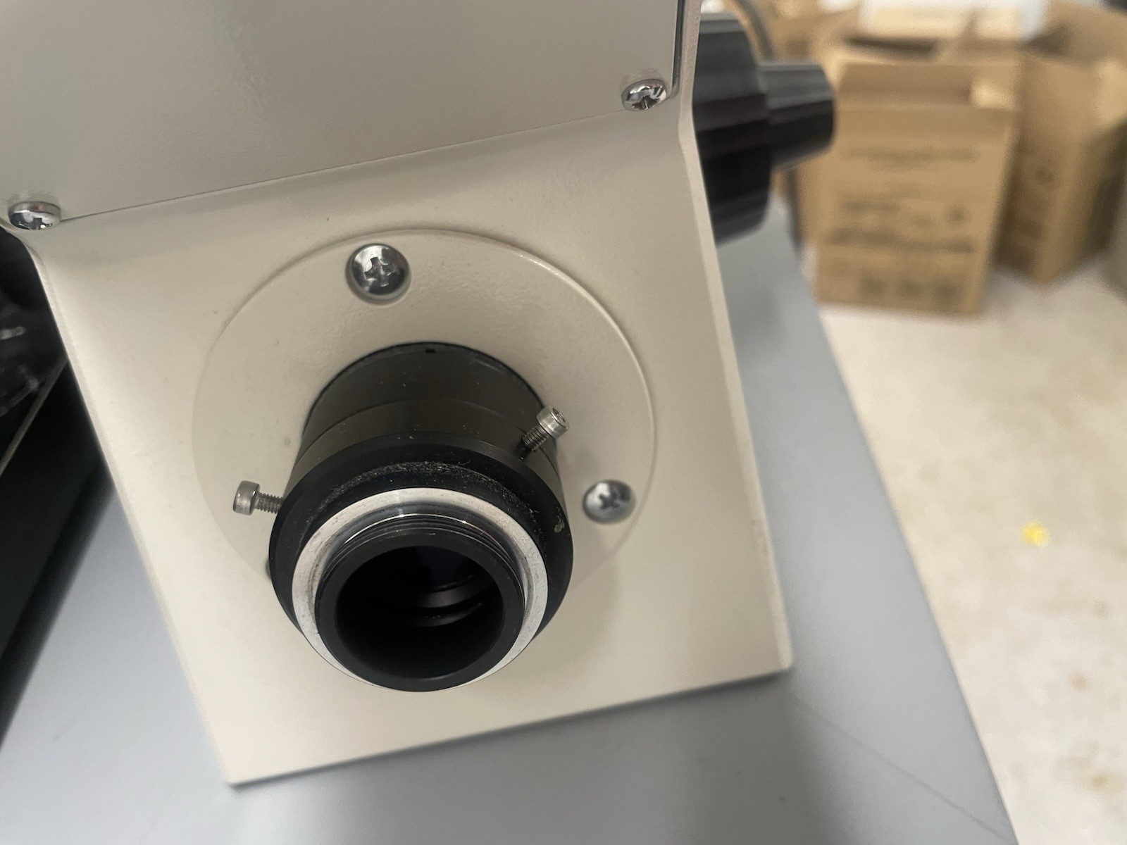CARL ZEISS AXIOVERT 25 INVERTED PHASE CONTRAST MICROSCOPE with 4 objectives