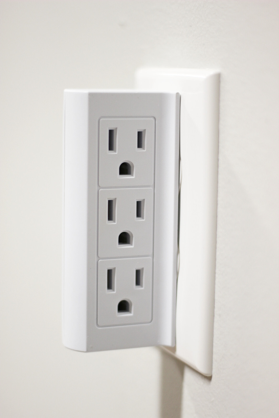 6 Outlet Vertical Extender Wall Tap - Split 2 Outlets Into 6 Grounded - 2 Pack
