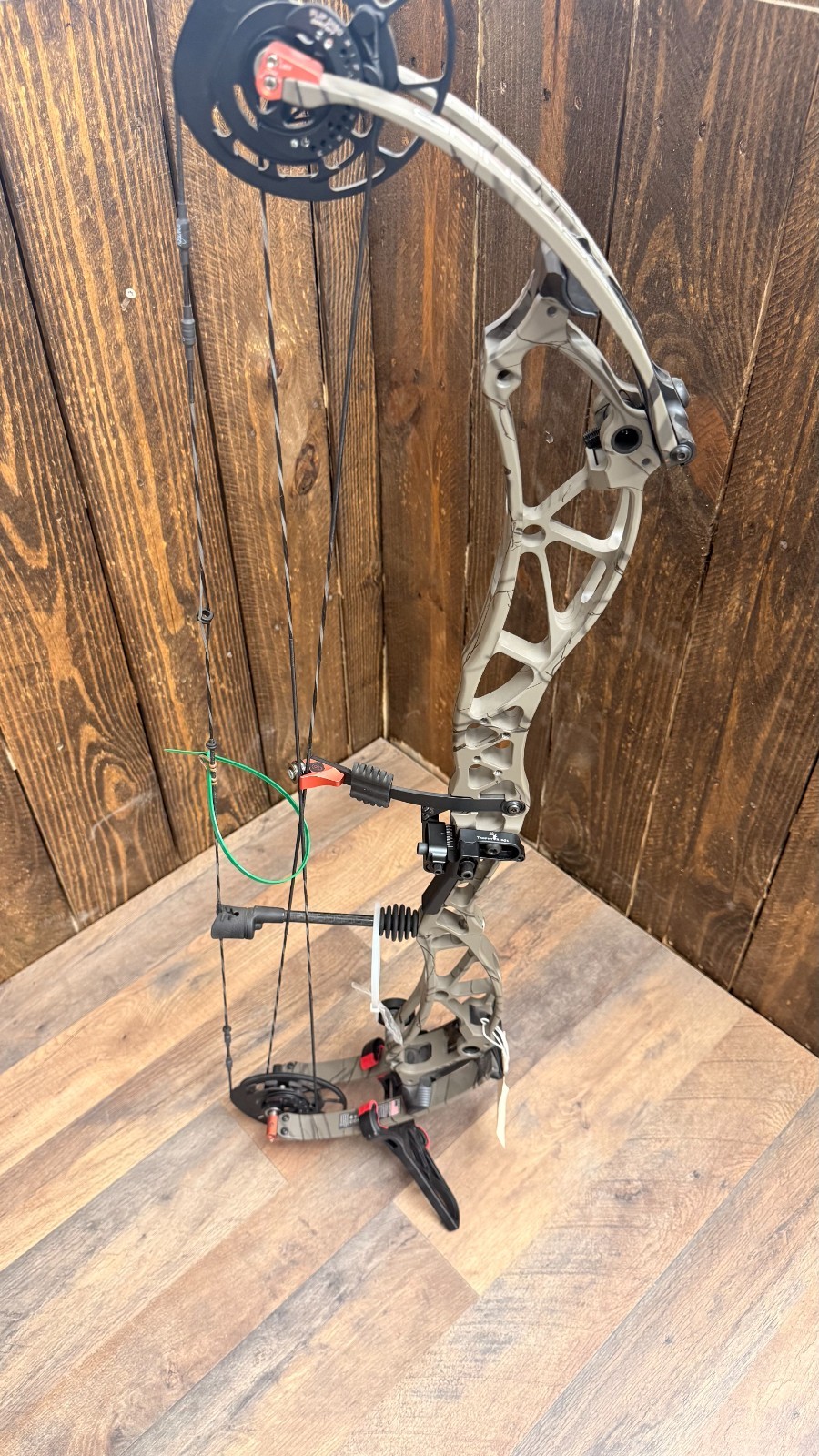 *PACKAGE* - Bowtech Reckoning 35 Gen 1 - 60# - MO Camo - RH