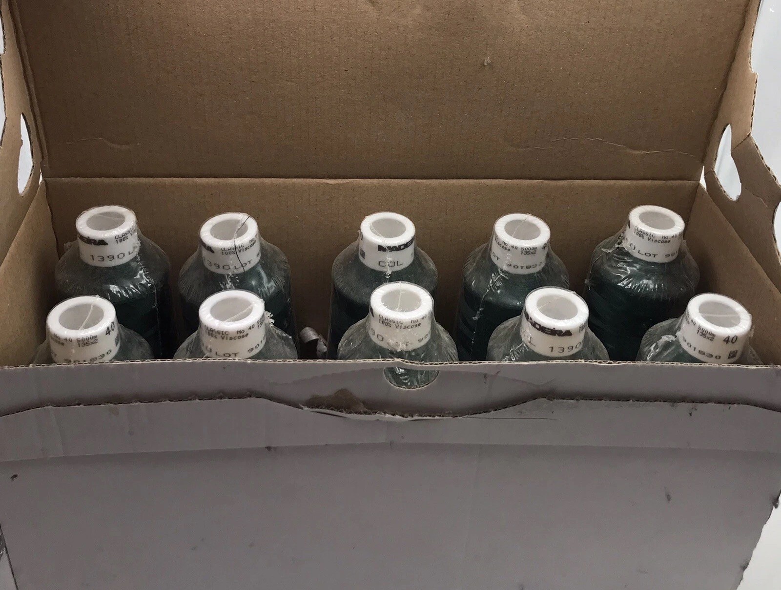 MADEIRA CLASSIC # 40 5000M New FACTORY SEALED Box OF 10 COLOR 1390 Dark Green