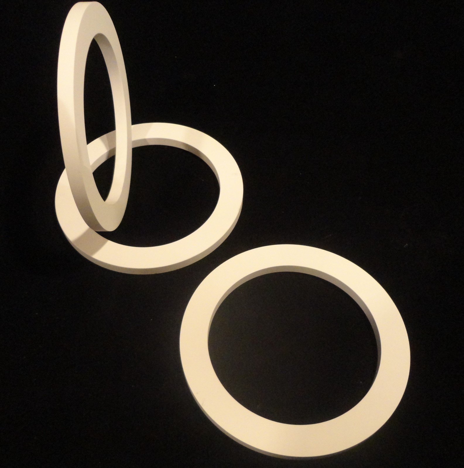 4.975" DIAMETER CONTROLLED POROSITY ALUMINA CERAMIC RING WASHER No.: 516